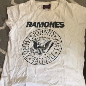 Ramones t shirt ☀️